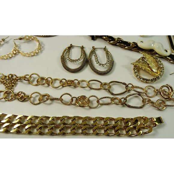 Chunky Statement Jewelry Lot Goldtone 35pc - Picture 10 of 14